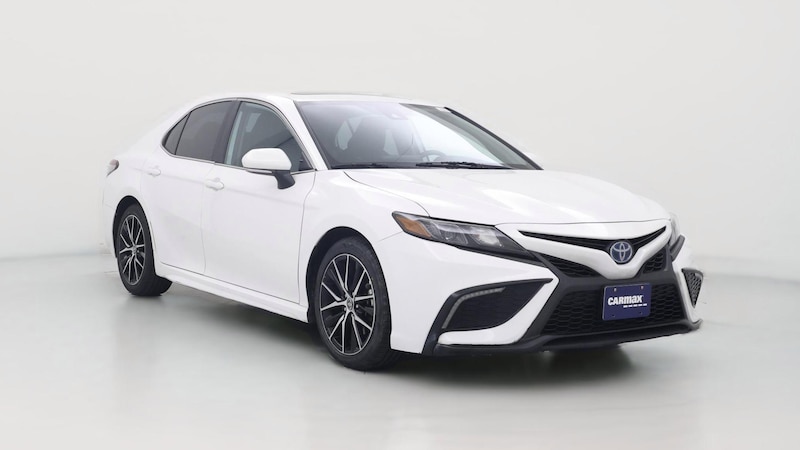 2022 Toyota Camry SE Hero Image