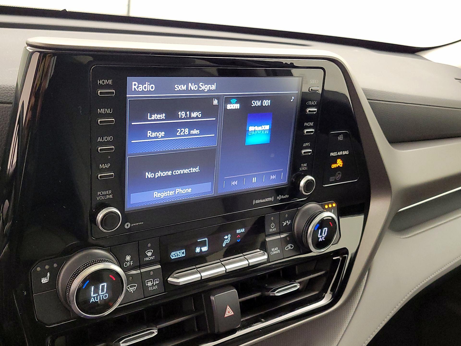 Thumbnail: 2021 Toyota Highlander - 15