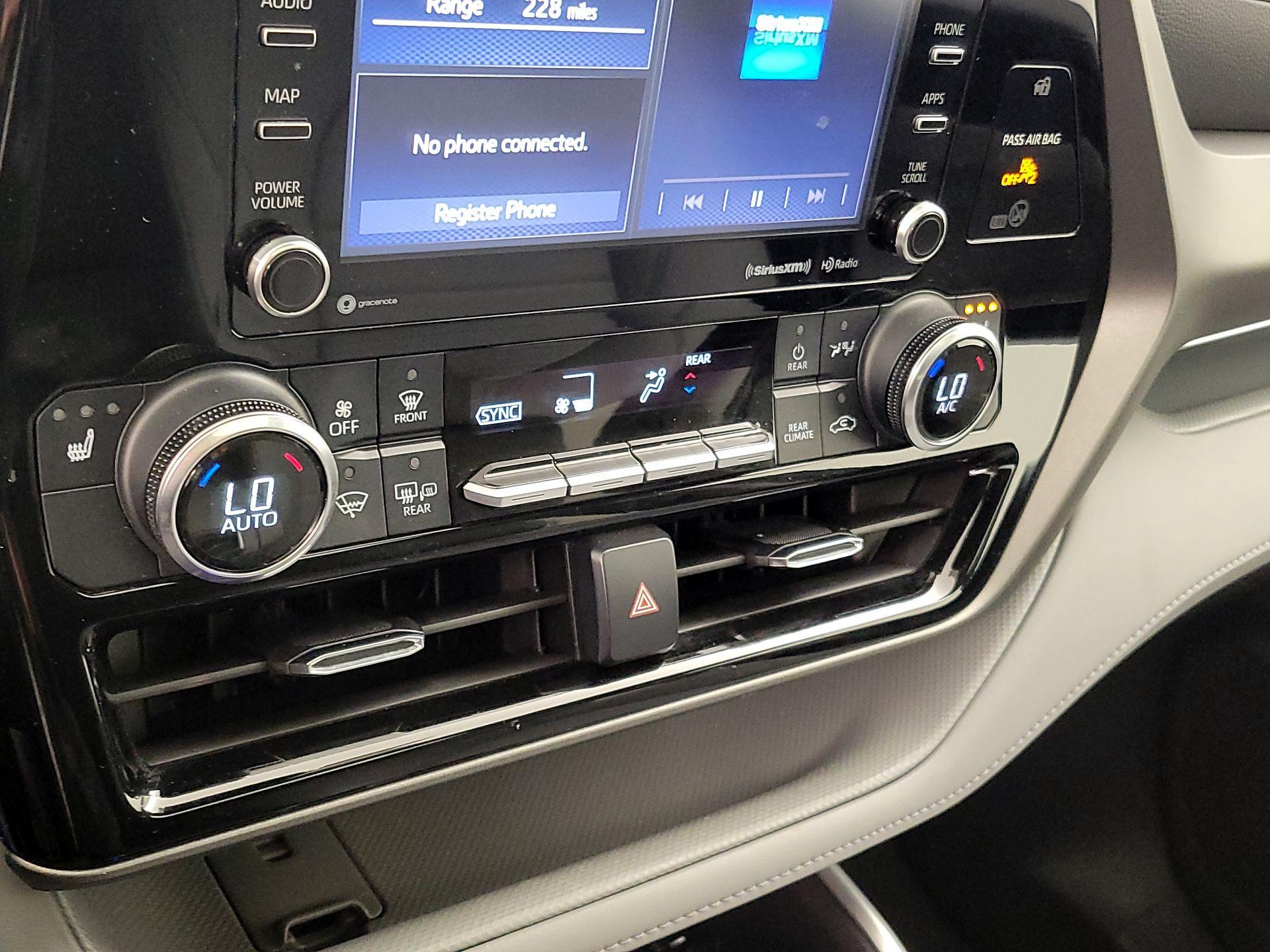 Thumbnail: 2021 Toyota Highlander - 16