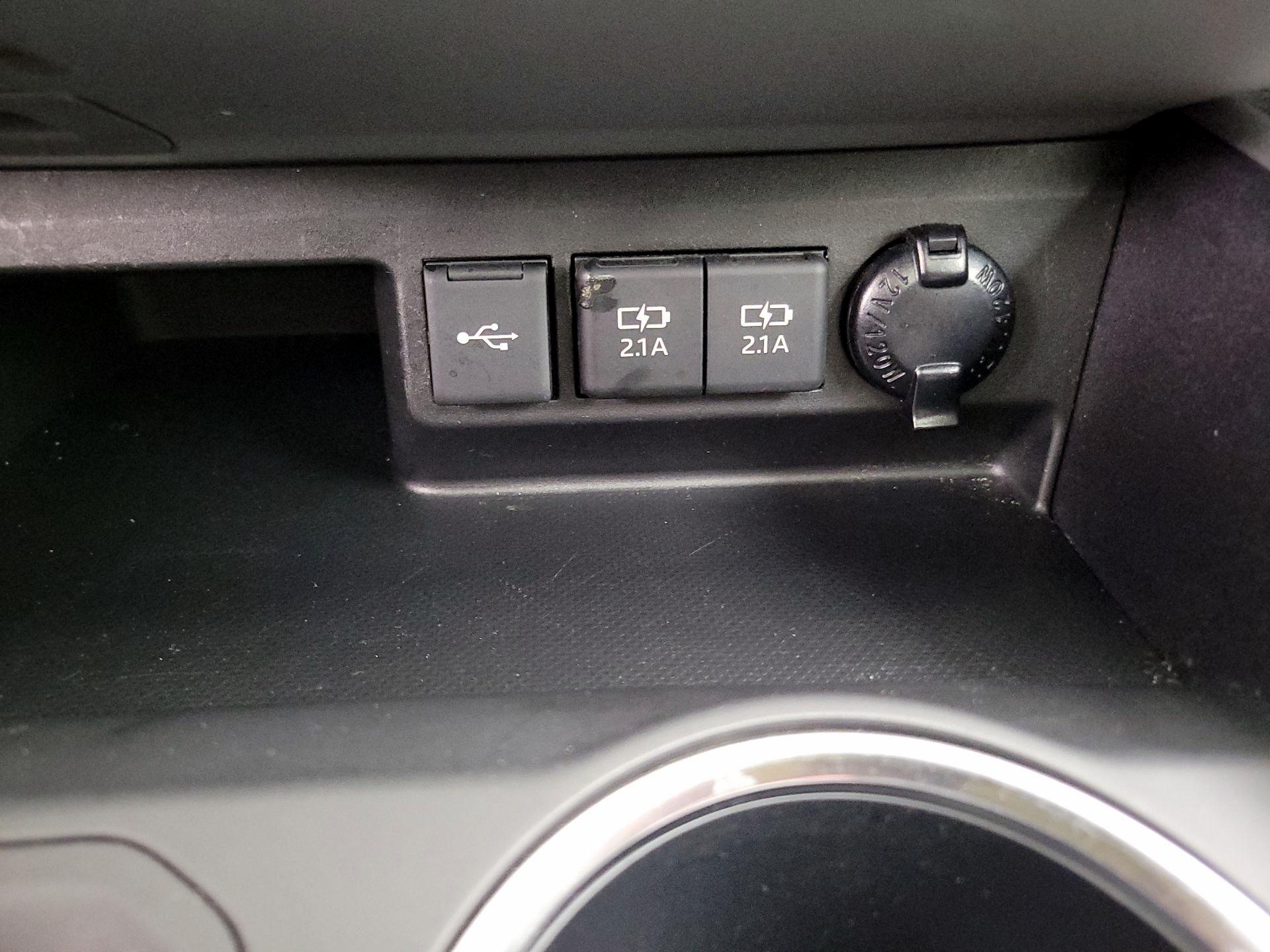 Thumbnail: 2021 Toyota Highlander - 18