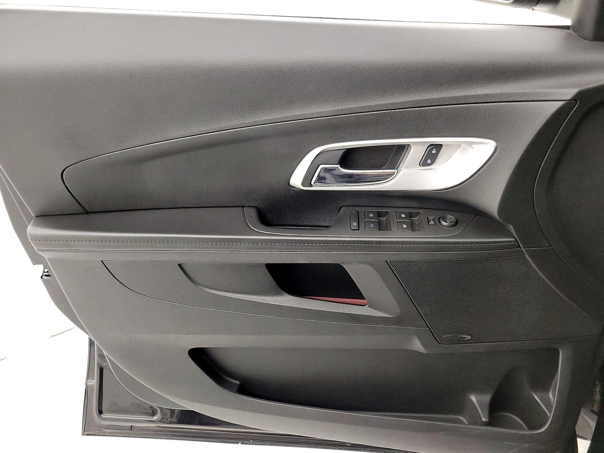 Thumbnail: 2016 Chevrolet Equinox - 12