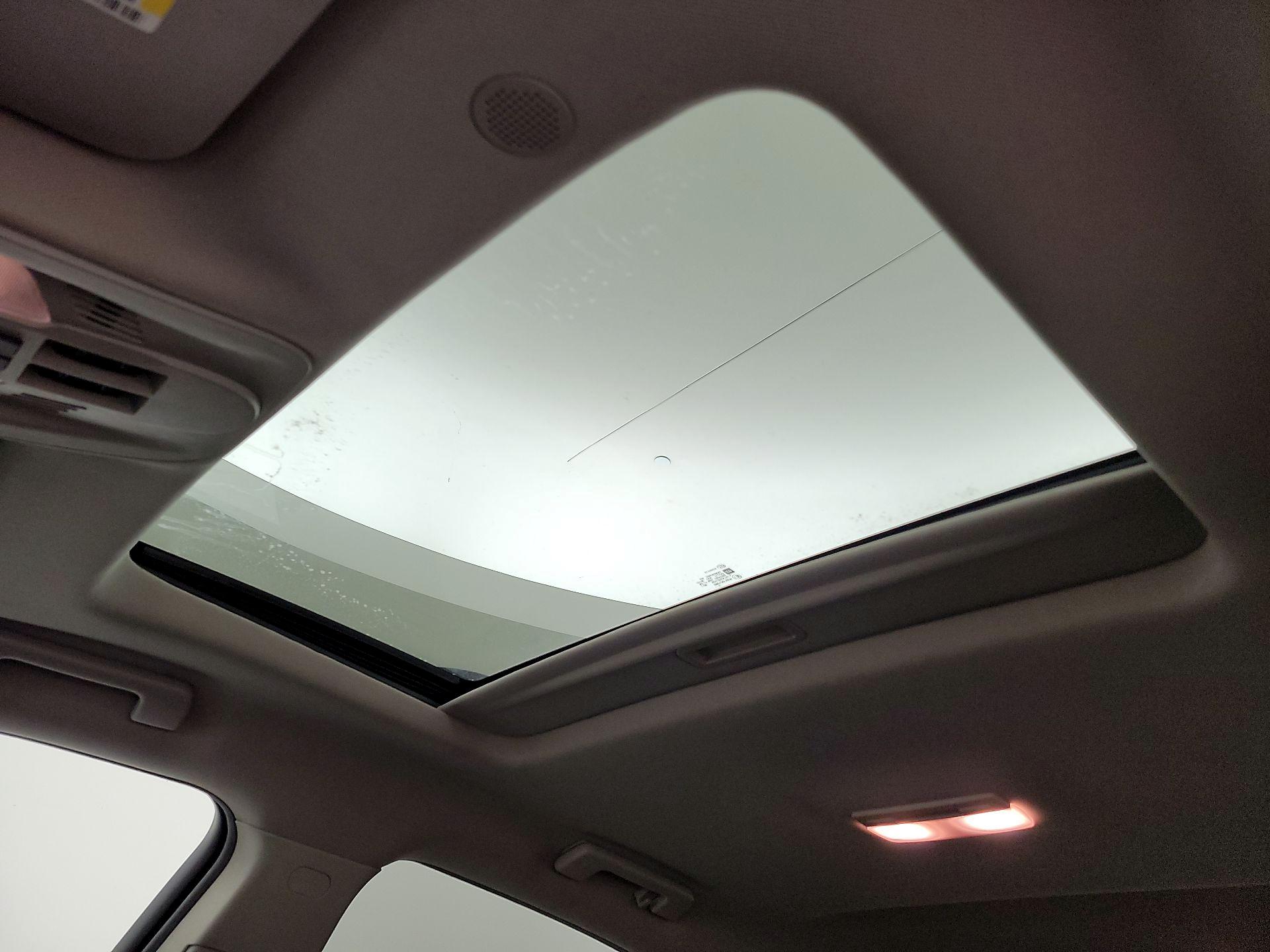 Thumbnail: 2016 Chevrolet Equinox - 18