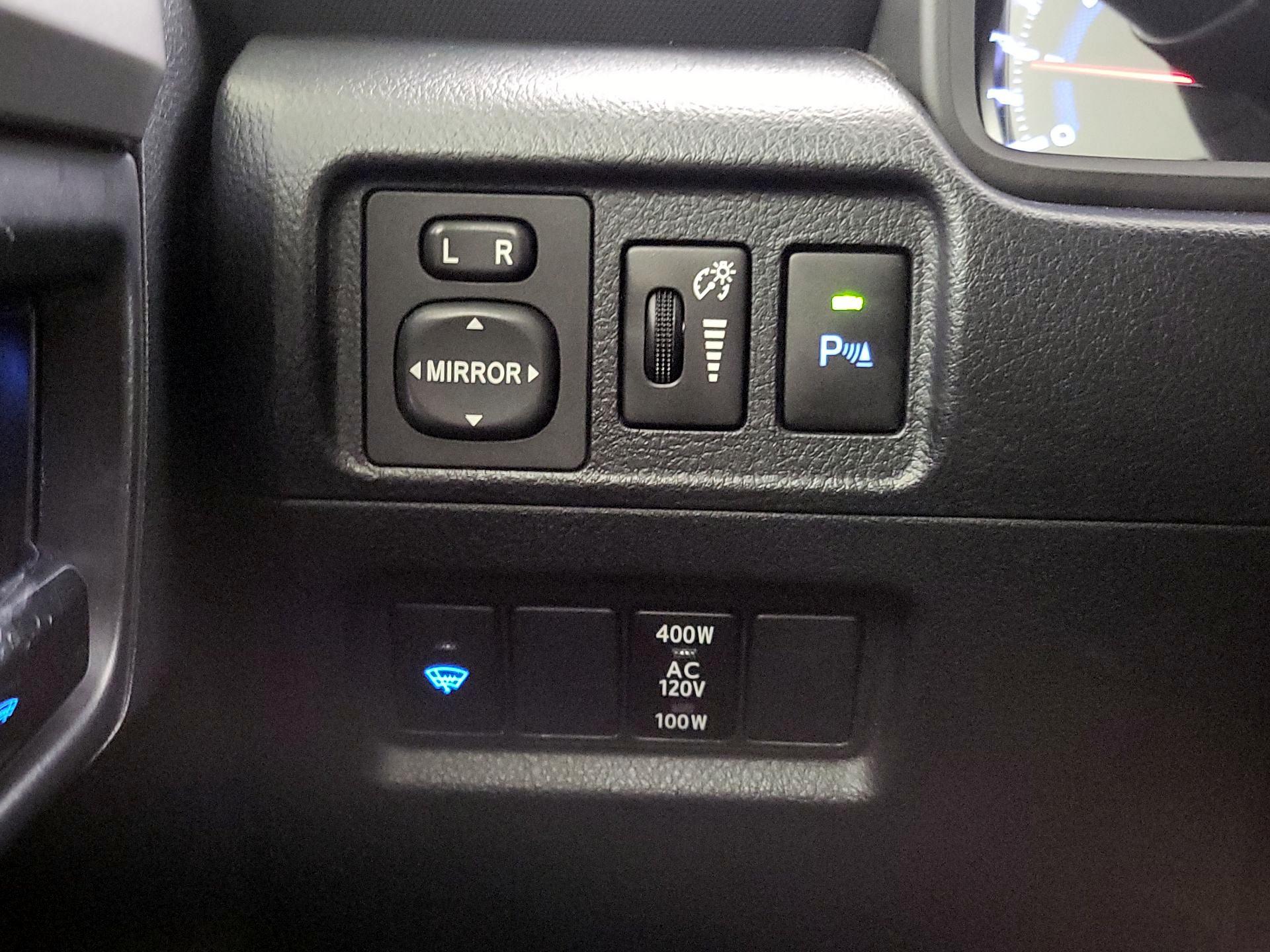 Thumbnail: 2014 Toyota 4Runner - 13