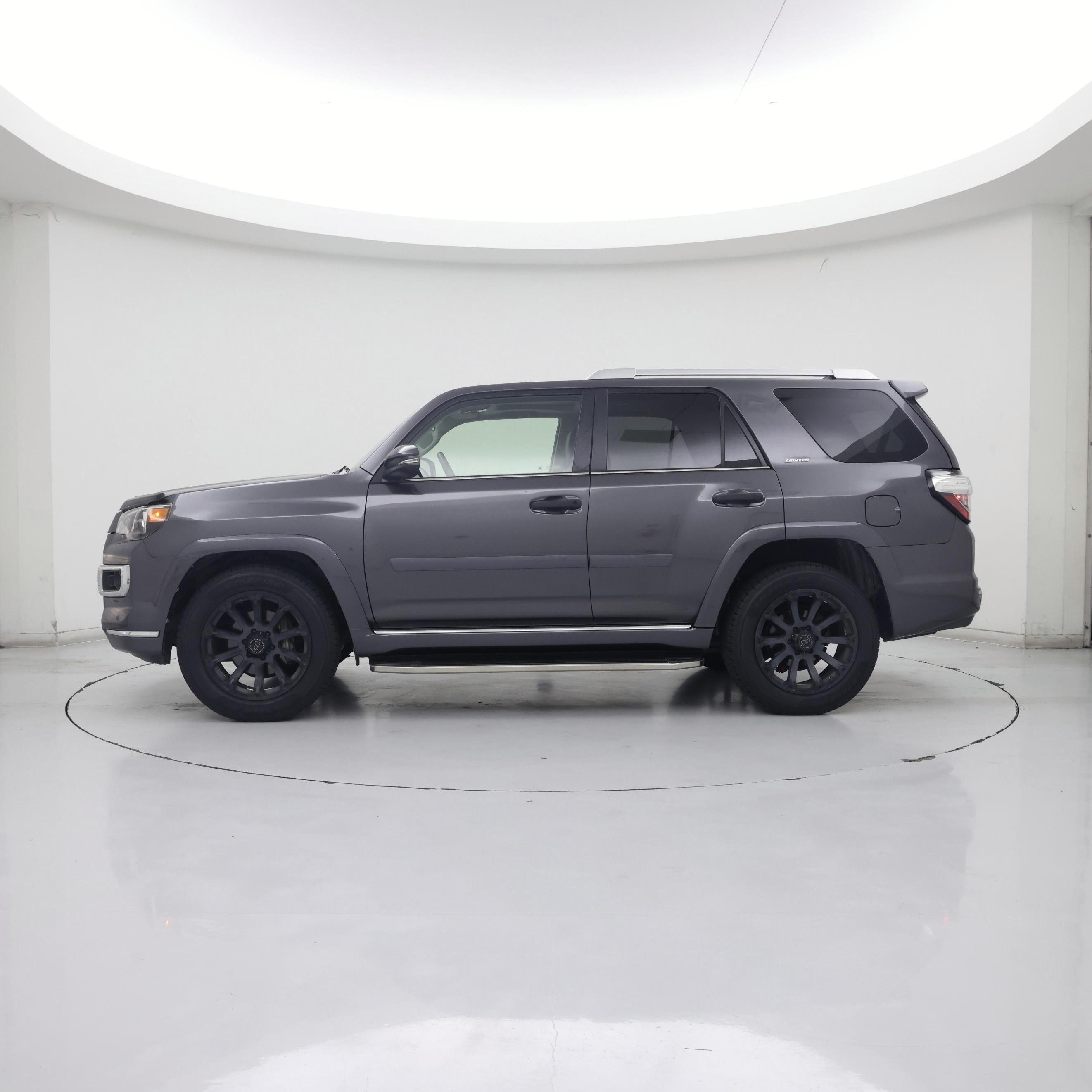 Thumbnail: 2014 Toyota 4Runner - 3