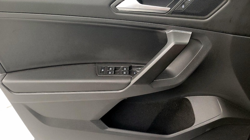 2021 Volkswagen Tiguan SE 12
