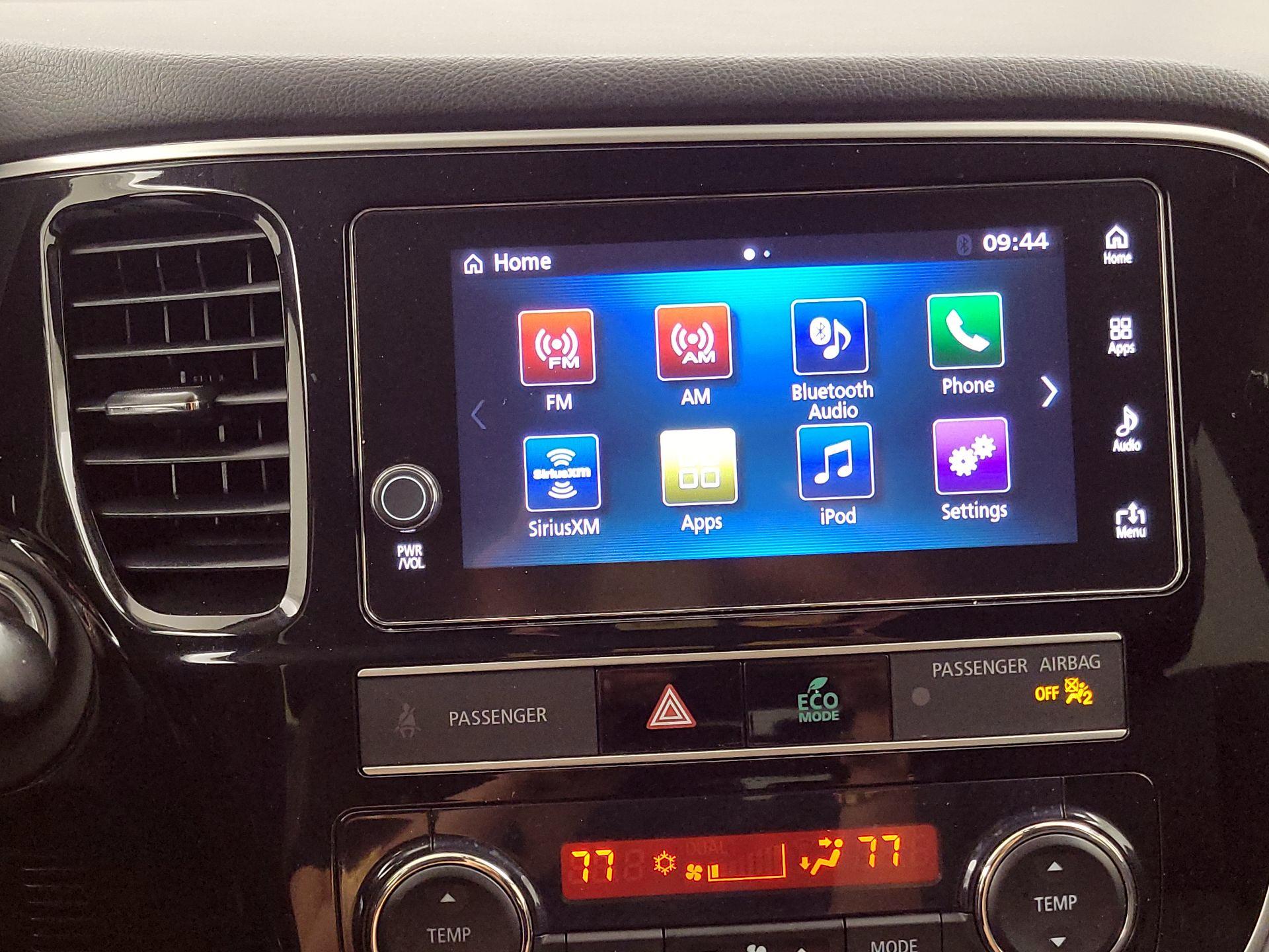 Thumbnail: 2019 Mitsubishi Outlander - 13