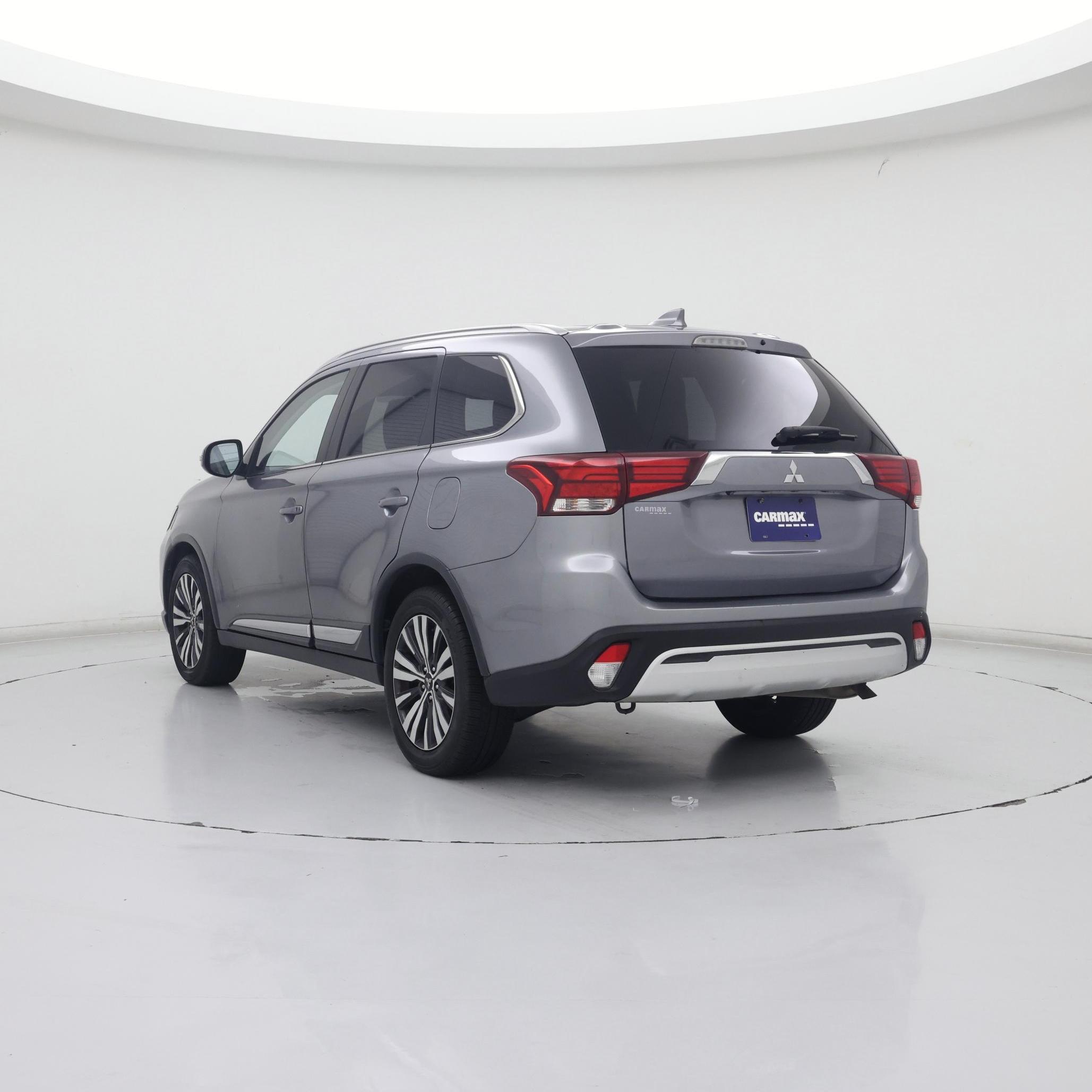 Thumbnail: 2019 Mitsubishi Outlander - 2