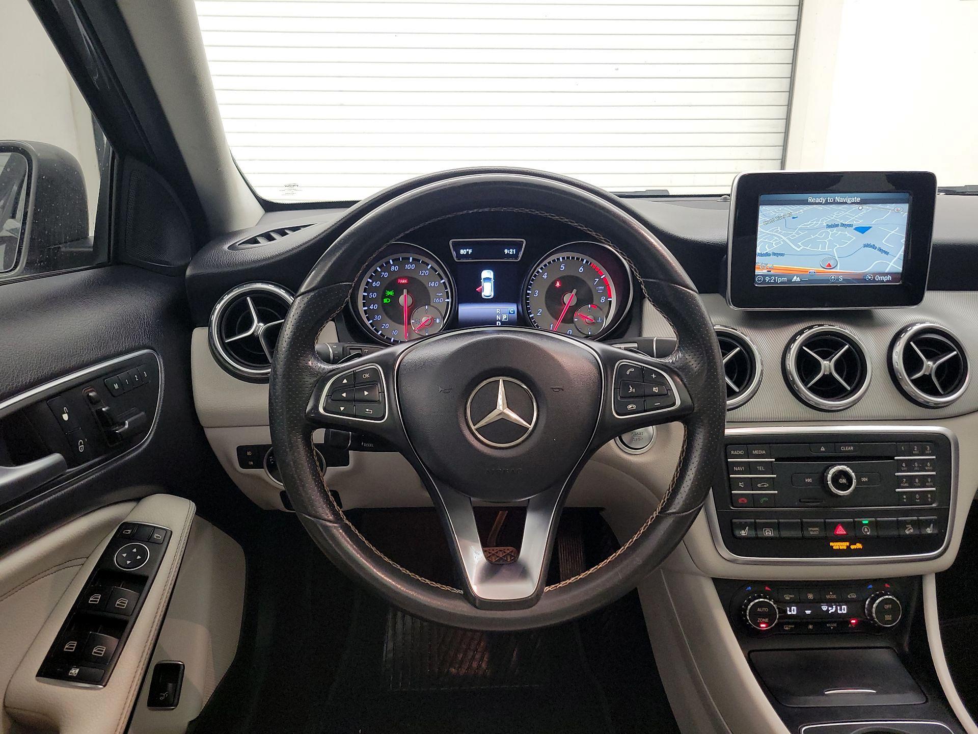 Thumbnail: 2017 Mercedes-Benz GLA - 10