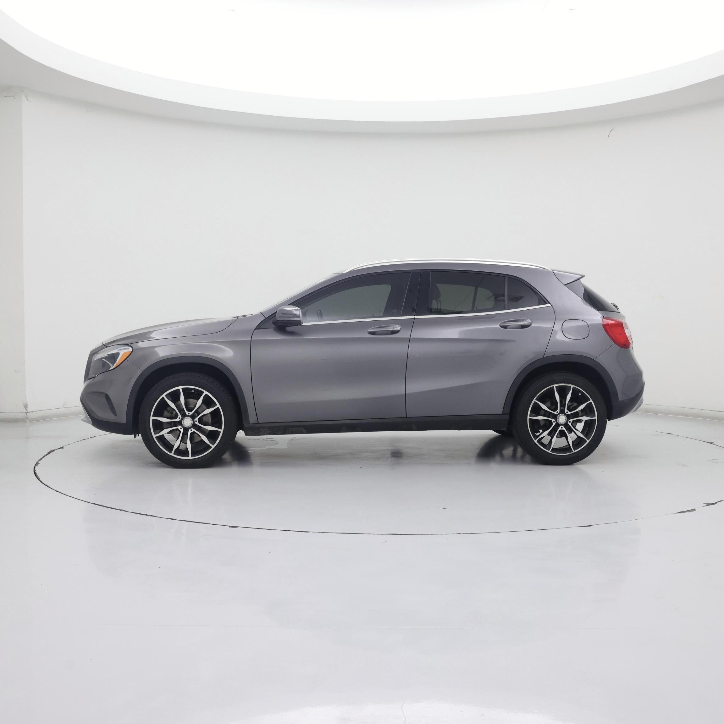 Thumbnail: 2017 Mercedes-Benz GLA - 3