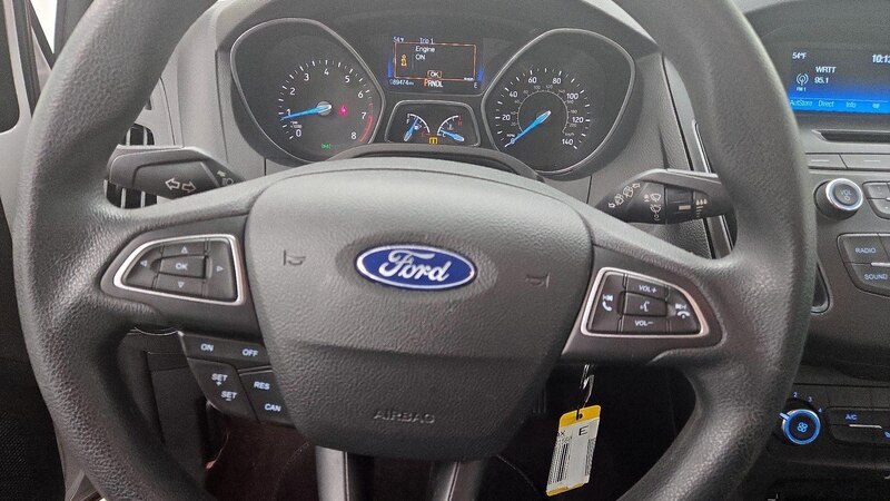 2015 Ford Focus SE 10