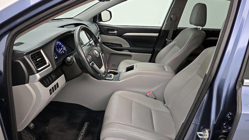 2015 Toyota Highlander XLE 11