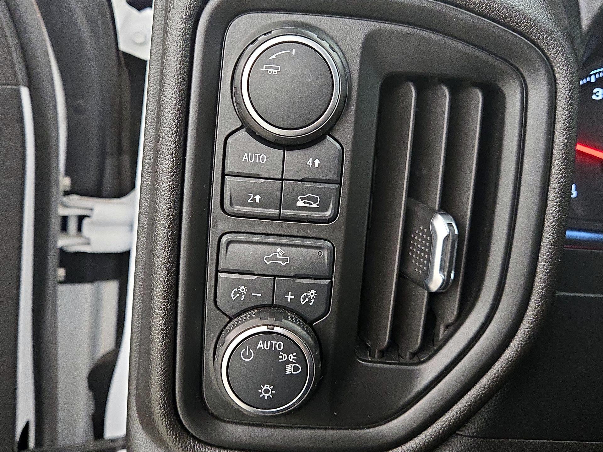 Thumbnail: 2021 Chevrolet Silverado 1500 - 13