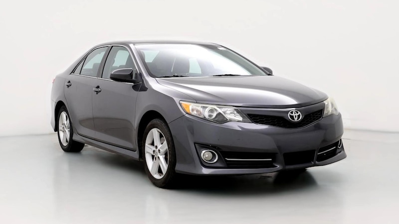 2014 Toyota Camry SE Hero Image