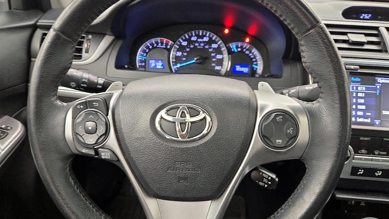 2014 Toyota Camry SE 10