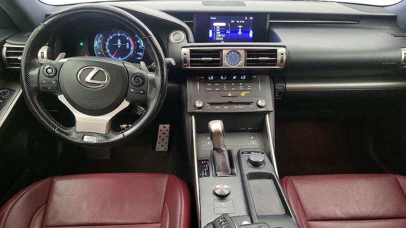 2016 Lexus IS 200t 9