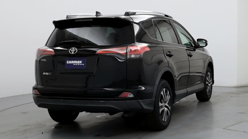 2017 Toyota RAV4 LE 8