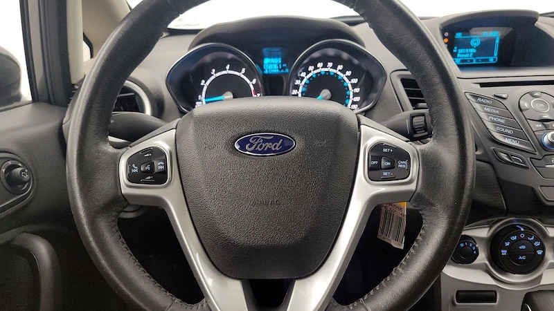 2016 Ford Fiesta SE 10