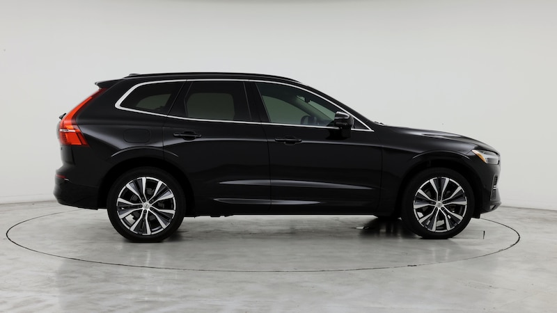 2022 Volvo XC60 B5 Momentum 7