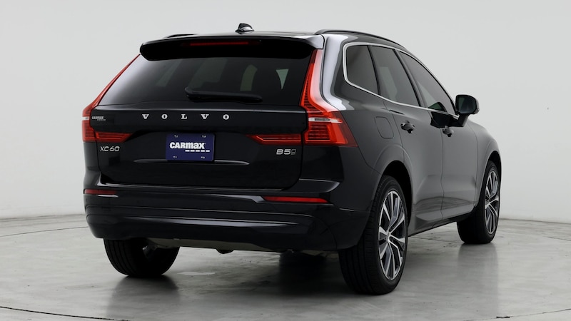 2022 Volvo XC60 B5 Momentum 8