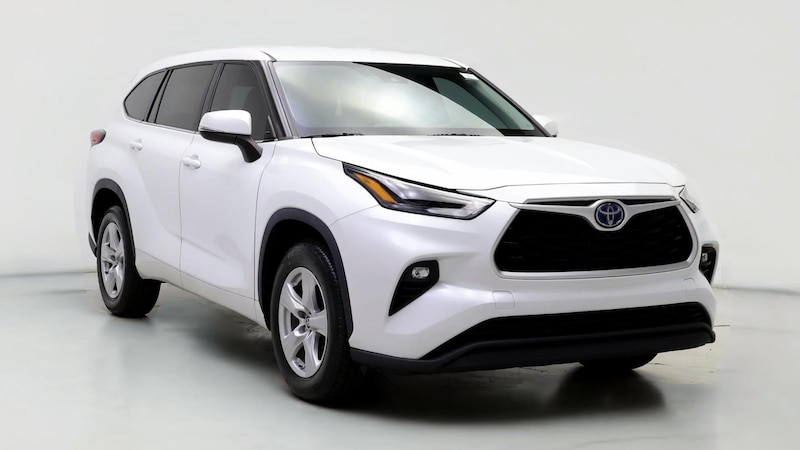 2022 Toyota Highlander LE Hero Image