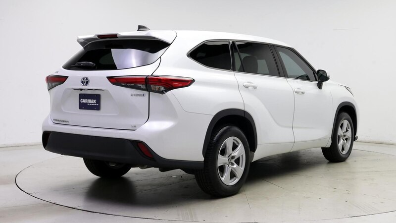 2022 Toyota Highlander LE 8