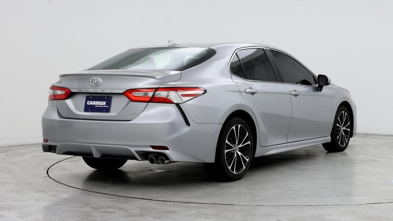 2020 Toyota Camry SE 8