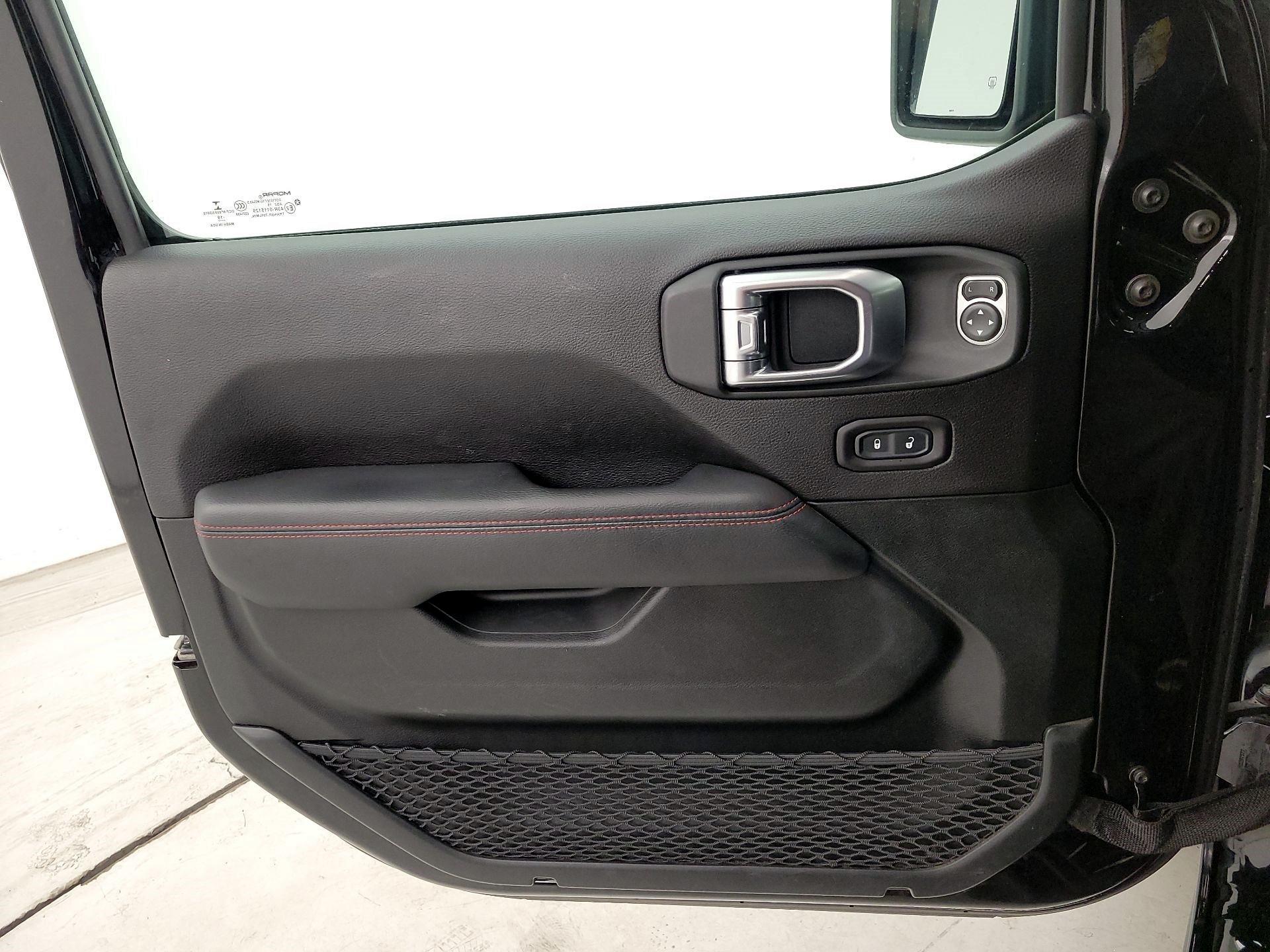 Thumbnail: 2019 Jeep Wrangler - 12