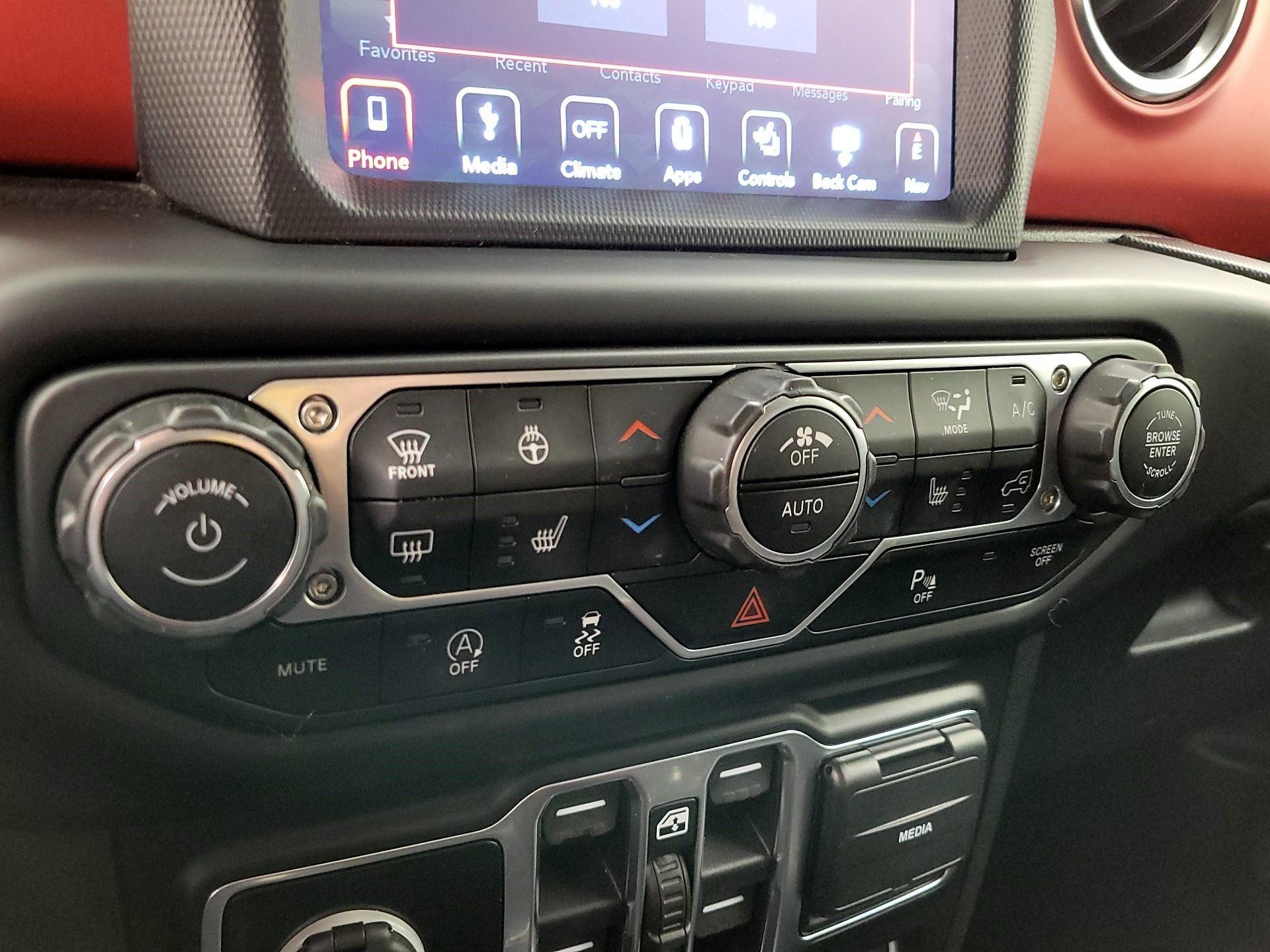Thumbnail: 2019 Jeep Wrangler - 16