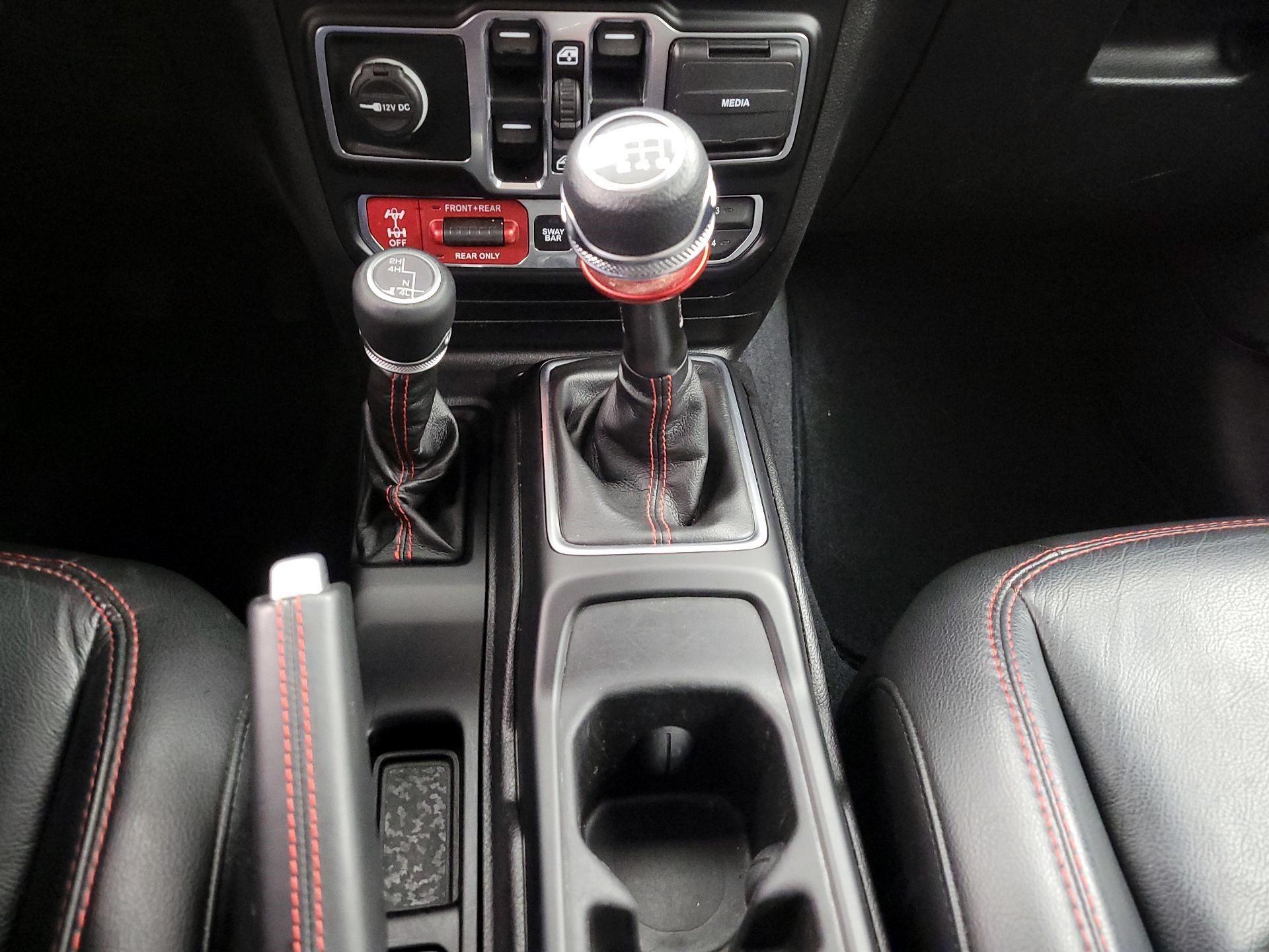Thumbnail: 2019 Jeep Wrangler - 17