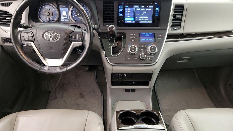 2016 Toyota Sienna XLE Premium 9