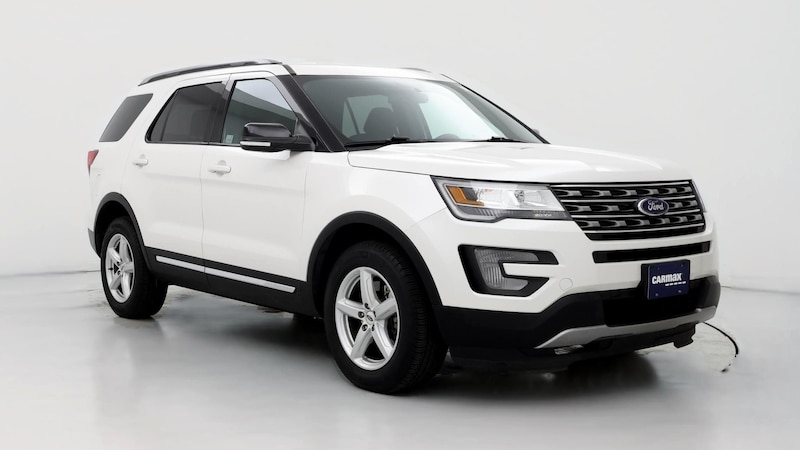 2017 Ford Explorer XLT Hero Image