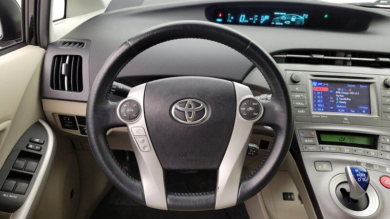 2014 Toyota Prius Four 10