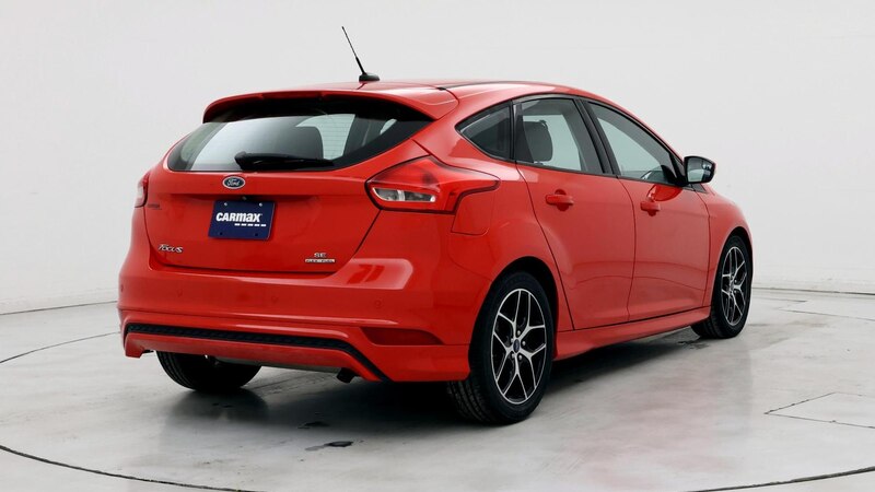 2015 Ford Focus SE 8