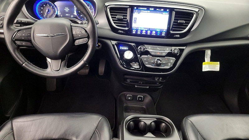 2018 Chrysler Pacifica  9