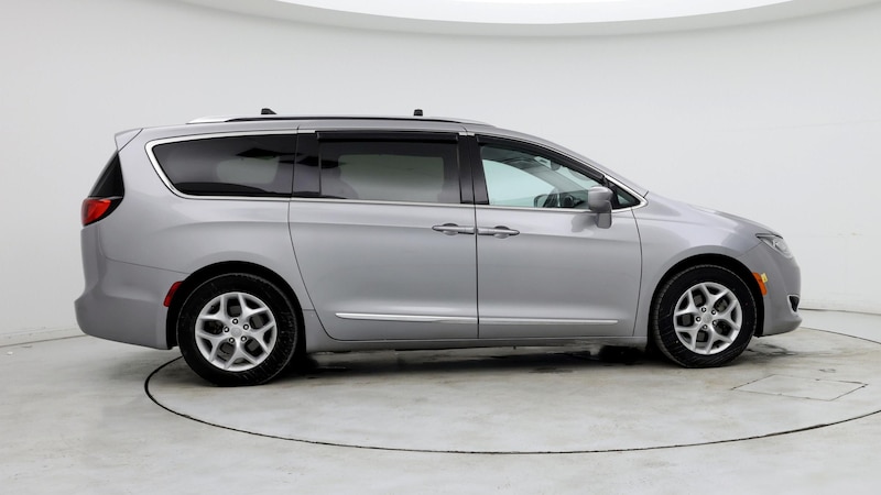 2017 Chrysler Pacifica  7