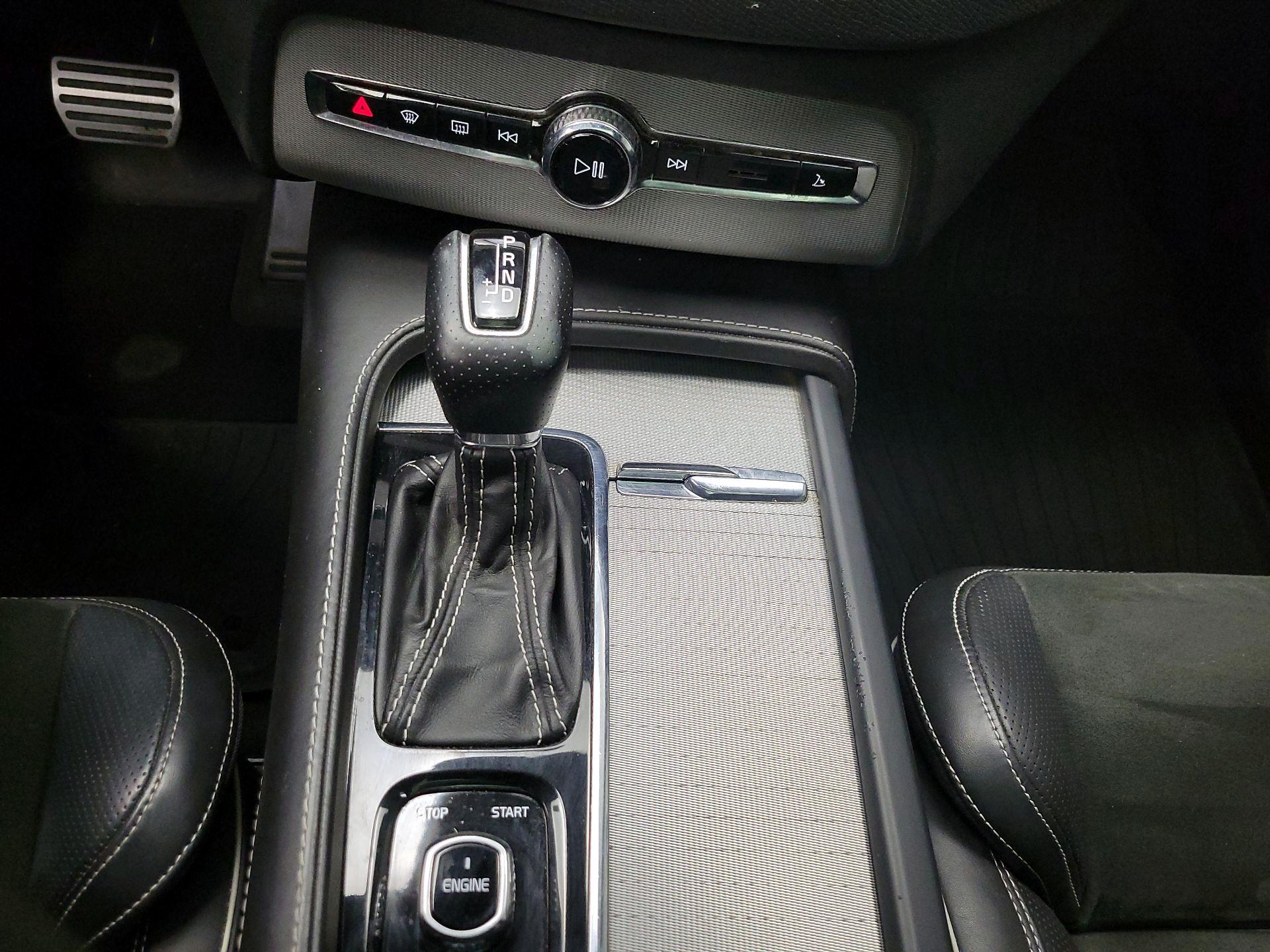 Thumbnail: 2016 Volvo XC90 - 17