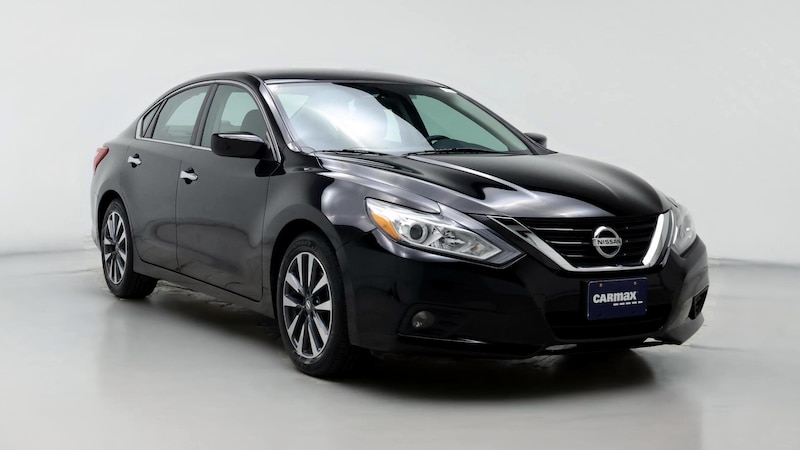 2017 Nissan Altima SV Hero Image