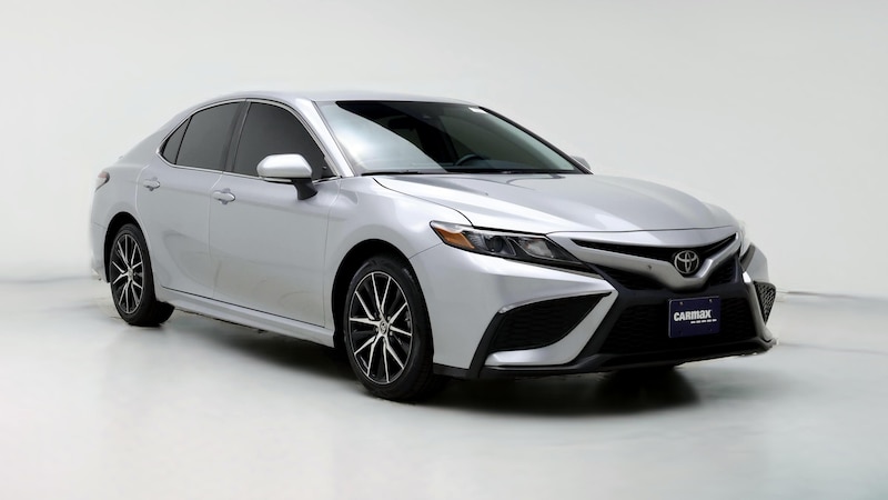 2022 Toyota Camry SE Hero Image