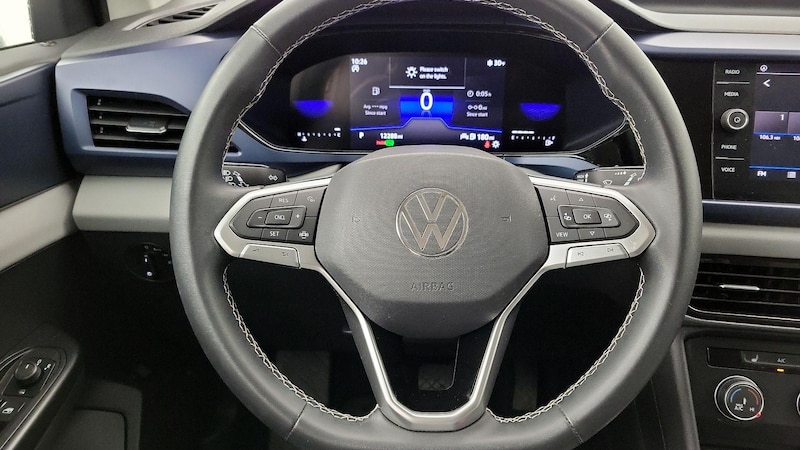 2022 Volkswagen Taos SE 10