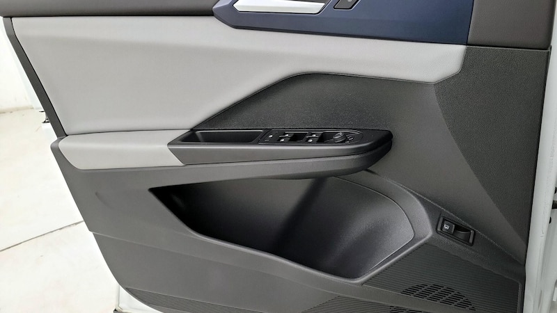 2022 Volkswagen Taos SE 12