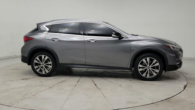 2018 INFINITI QX30 Premium 4