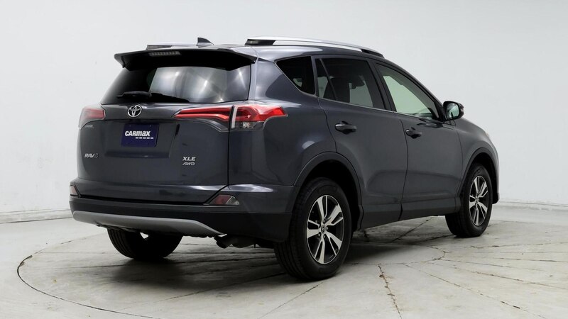 2017 Toyota RAV4 XLE 8