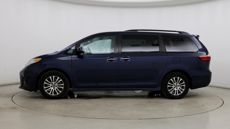 2020 Toyota Sienna XLE 3