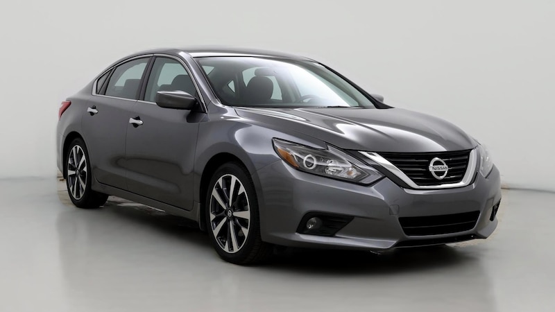 2016 Nissan Altima SR Hero Image