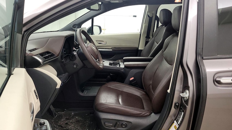 2021 Toyota Sienna Platinum 11