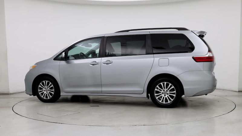 2018 Toyota Sienna XLE 2