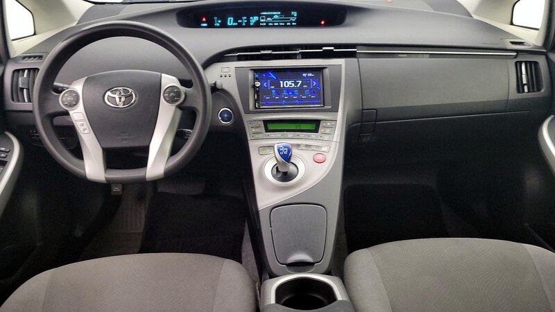 2015 Toyota Prius Two 9