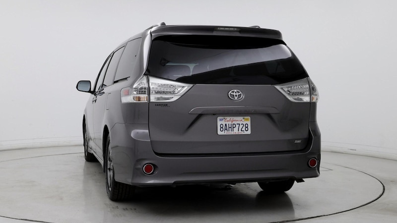 2017 Toyota Sienna SE 6