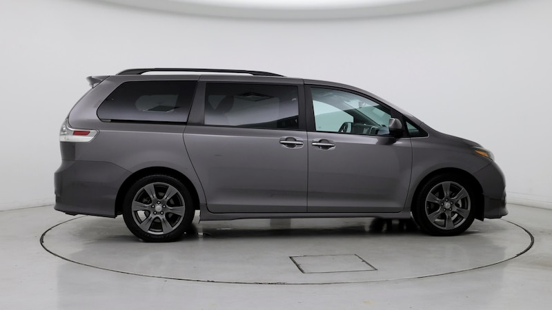 2017 Toyota Sienna SE 7