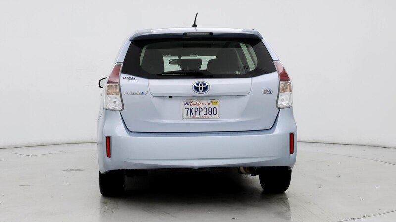 2015 Toyota Prius v Two 6